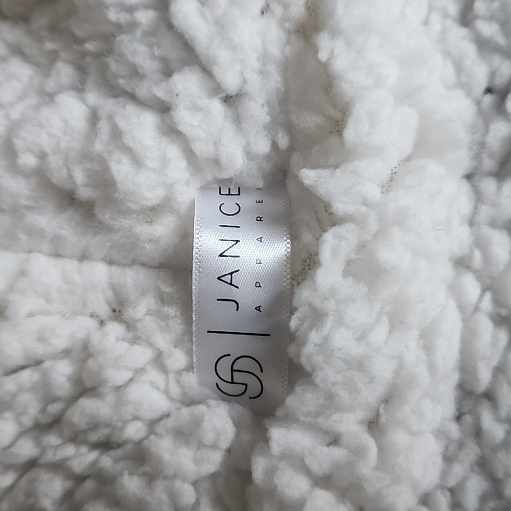 Vest - Picture 4 of 5